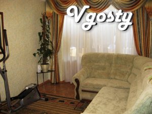 Відмінна 3- кімнатна квартира на 7 поверсі 9- поверхового будинку - Квартири подобово без посередників - Vgosty