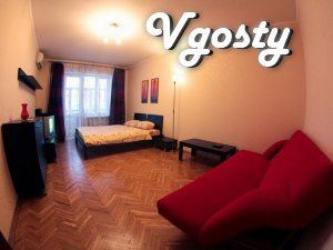 Квартира подобово в центрі люкс - Квартири подобово без посередників - Vgosty
