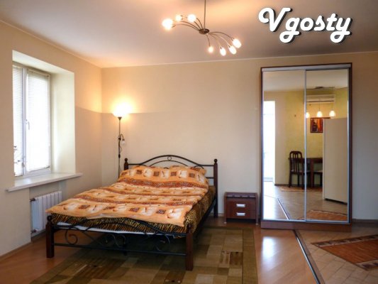 Rent one-bedroom studio suite in the heart of Sebastopol - Apartments for daily rent from owners - Vgosty