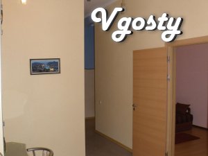 Центр, вул.Воровського - Квартири подобово без посередників - Vgosty