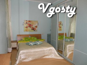 Центр, вул.Воровського - Квартири подобово без посередників - Vgosty