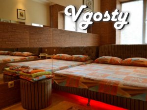 2-х.к.ул.О.Яроша, 17 - Квартири подобово без посередників - Vgosty