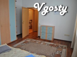 3-х кімнатна вул. Адигейська 27 - Квартири подобово без посередників - Vgosty