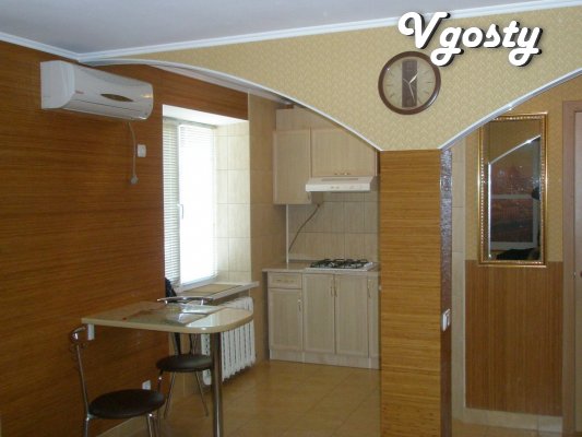 Rent, repair 2011, kvartirav Center in Kherson, the angle - Apartments for daily rent from owners - Vgosty