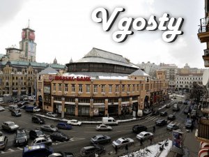 Світла, простора квартира, навпаки найкращий ринок - Квартири подобово без посередників - Vgosty