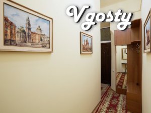 100 м до Пл. Ринок. Сам центр. - Квартири подобово без посередників - Vgosty