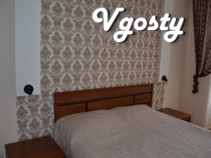 A newly furnished house at the Rynok sqare with satellite, internet - Квартири подобово без посередників - Vgosty