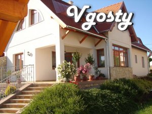 Прекрасное сочетание участка и дома - Квартири подобово без посередників - Vgosty