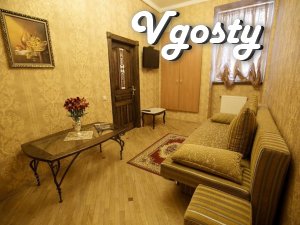 Квартира на пл. Ринок - Квартири подобово без посередників - Vgosty