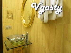 Квартира на пл. Ринок - Квартири подобово без посередників - Vgosty